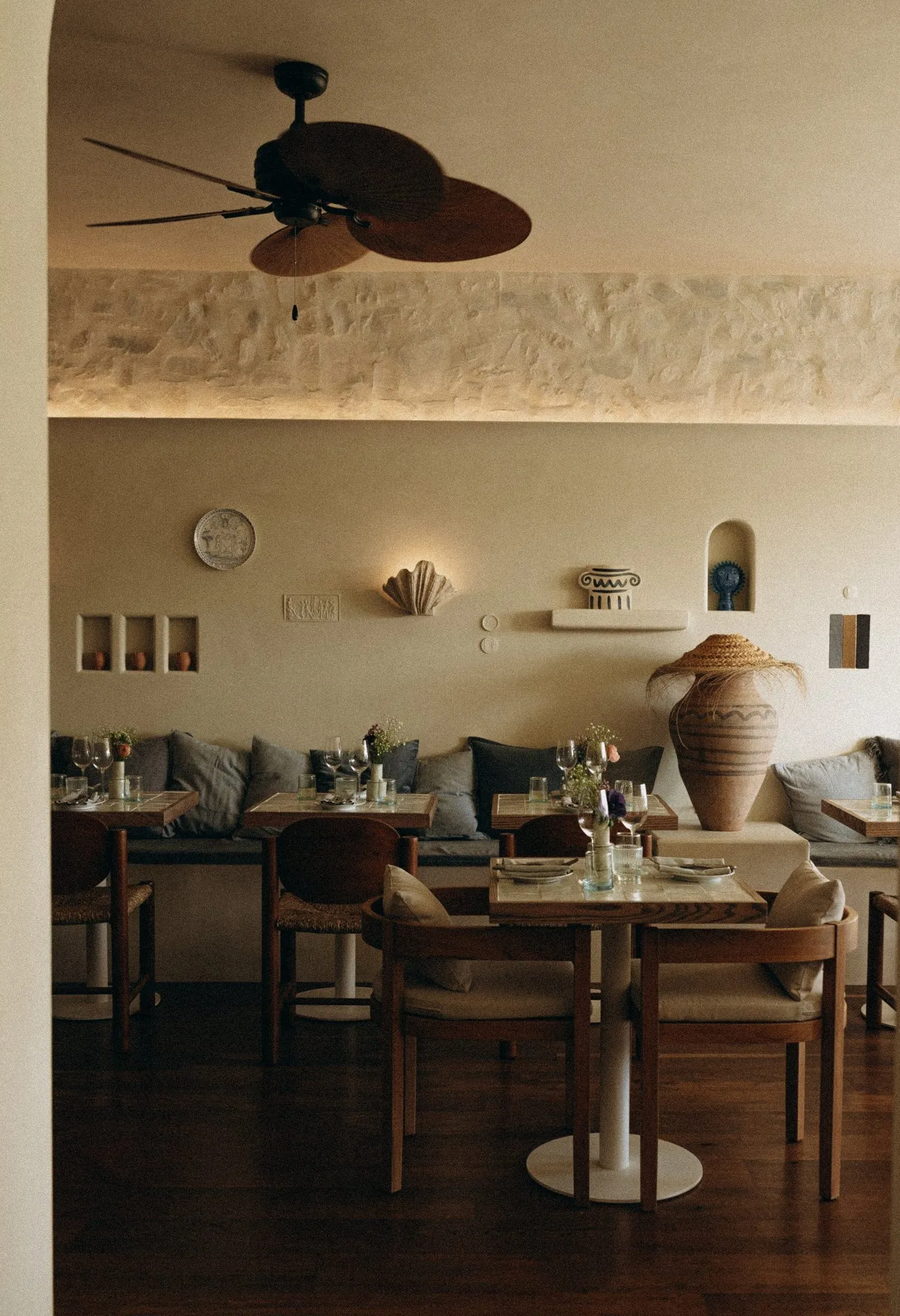 ALISA: WINE&FRIENDS - MODERN GREEK RESTAURANT — 1009 ABBOT KINNEY BLVD, VENICE, CALIFORNIA
